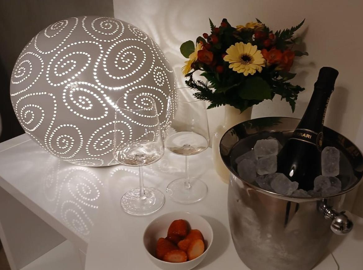Bardolino Suite Bagian luar foto